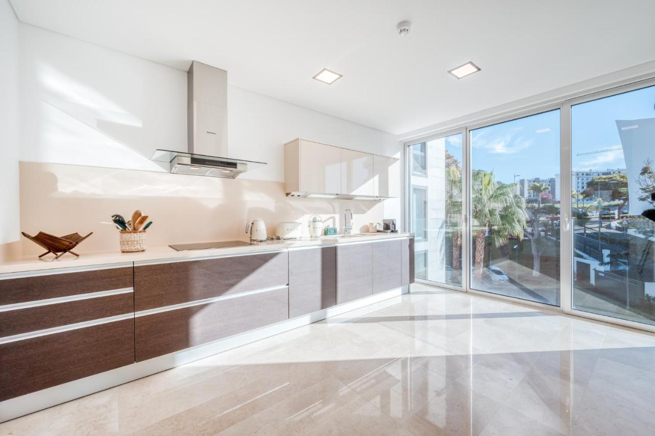 Suite 107 - Two Bedroom Apartment ฟุงชาล ภายนอก รูปภาพ