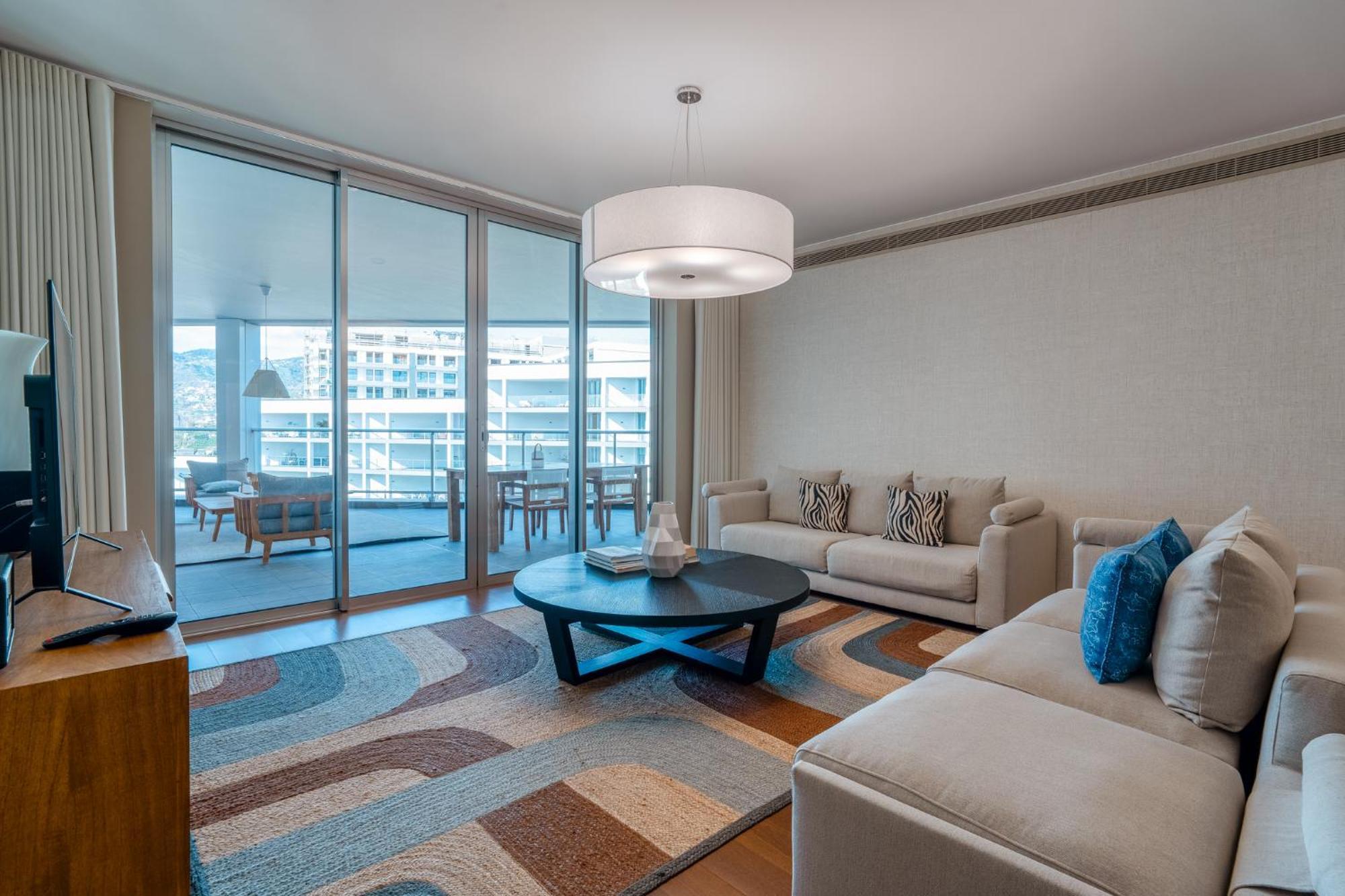 Suite 107 - Two Bedroom Apartment ฟุงชาล ภายนอก รูปภาพ